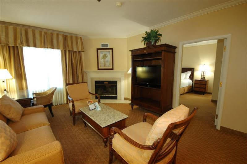 Best Western Richmond Suites H Батон-Руж Экстерьер фото
